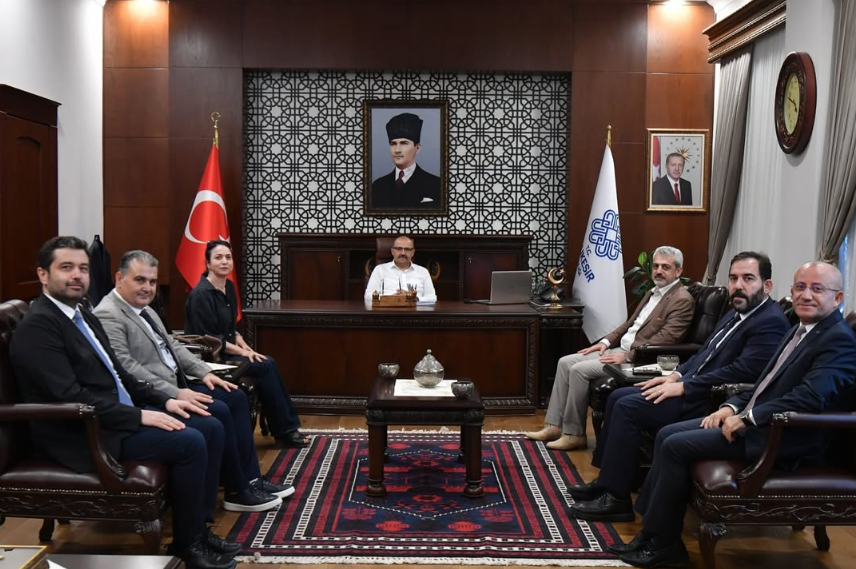Türkiye Kent Konseyleri Birliği, Balıkesir Valisi Sayın İsmail Ustaoğlu’nu Ziyaret Etti