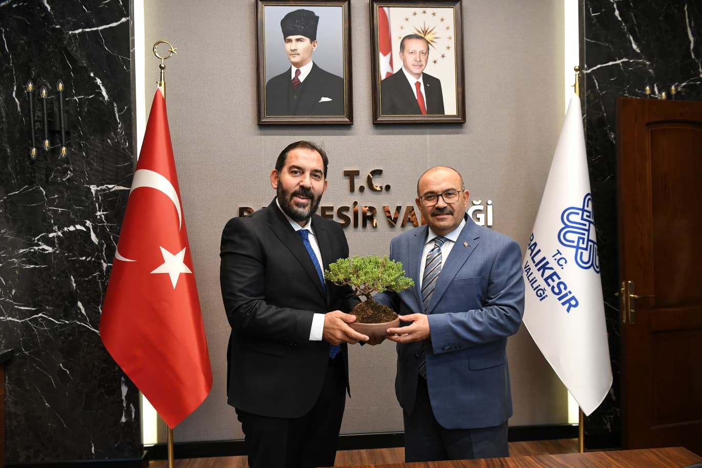 Türkiye Kent Konseyleri Birliği, Marmara Bölge Çalıştayı kapsamında Balıkesir Valisi İsmail Ustaoğlu'nu Ziyaret Etti